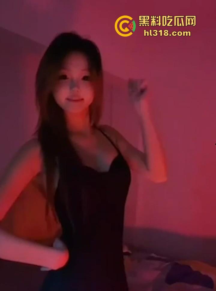 湖南长沙【申雅琴】抖音招嫖聊天记录曝光，高颜值母狗外出下海，酮体白嫩美乳丰盈，尽显骚鸡本色！-8