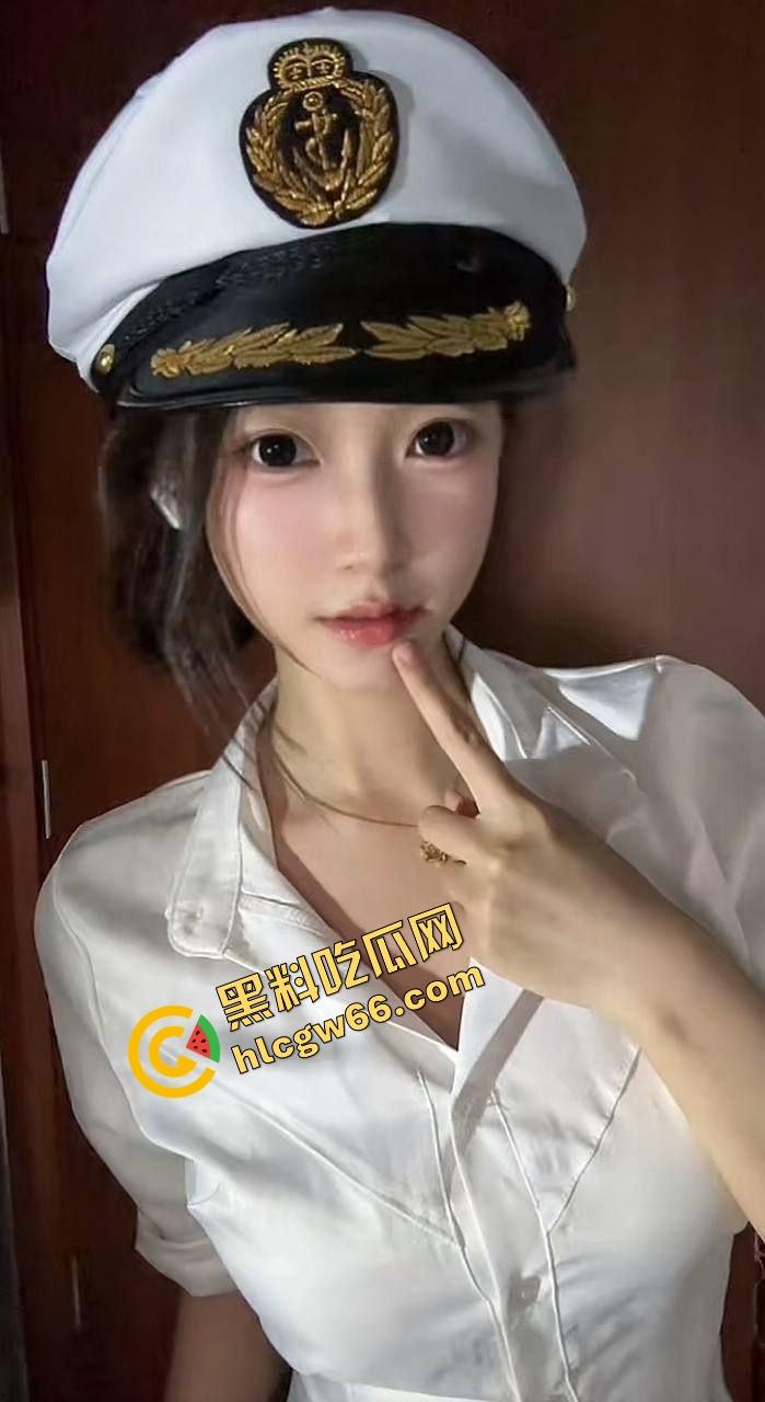 成都理工大二骚货『李娜娜』啪啪自拍流出，极品御姐身材太顶，黑丝高跟玩COS被操成狗，一晚八发全干吐！-1