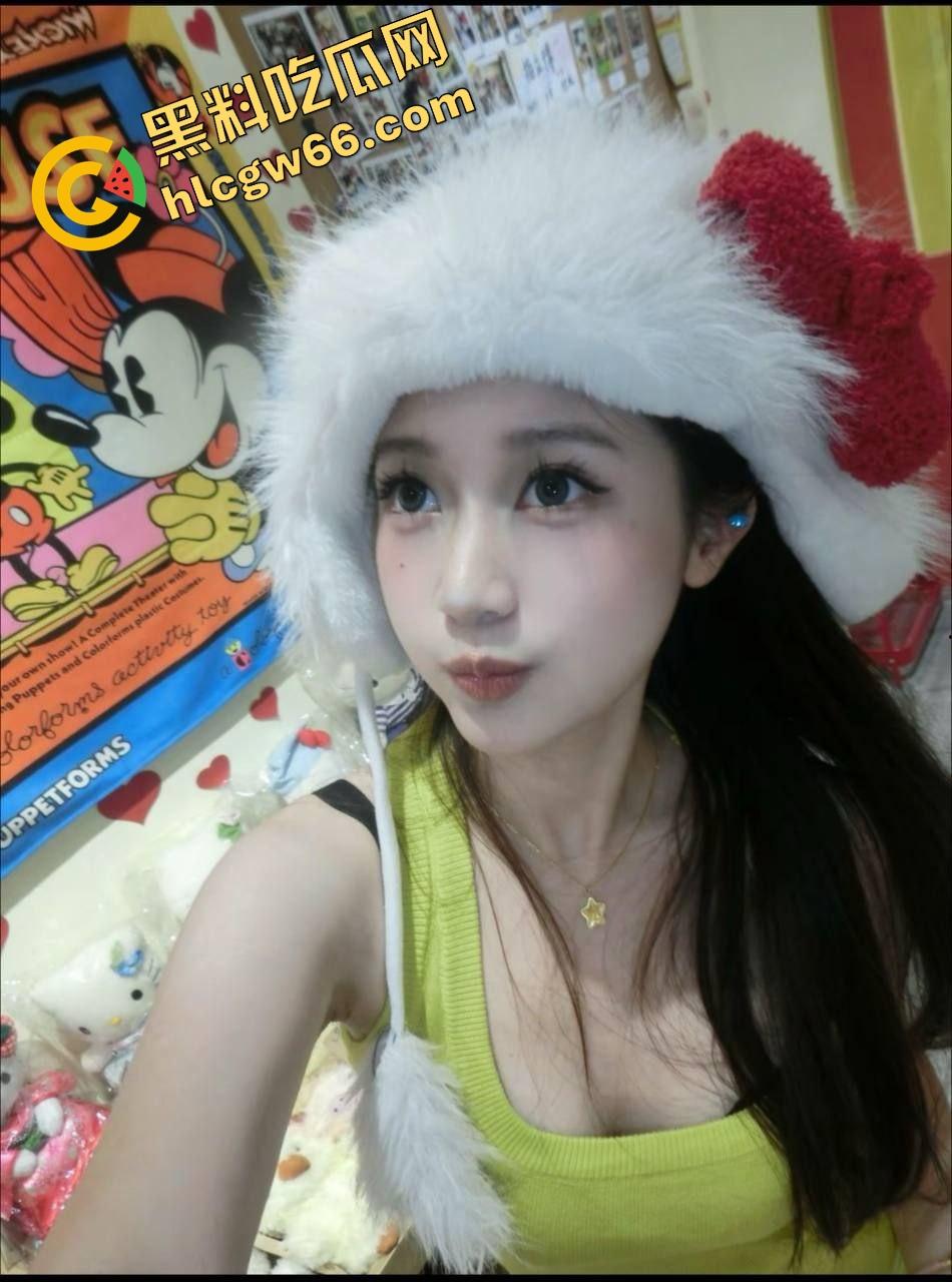 成都理工大二骚货『李娜娜』啪啪自拍流出，极品御姐身材太顶，黑丝高跟玩COS被操成狗，一晚八发全干吐！-6