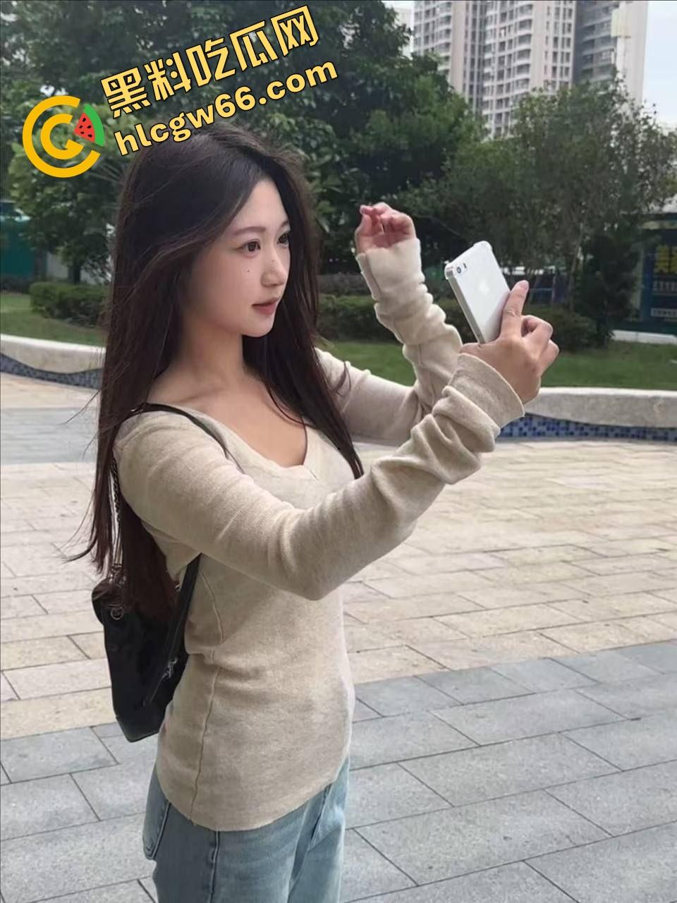 成都理工大二骚货『李娜娜』啪啪自拍流出，极品御姐身材太顶，黑丝高跟玩COS被操成狗，一晚八发全干吐！-7