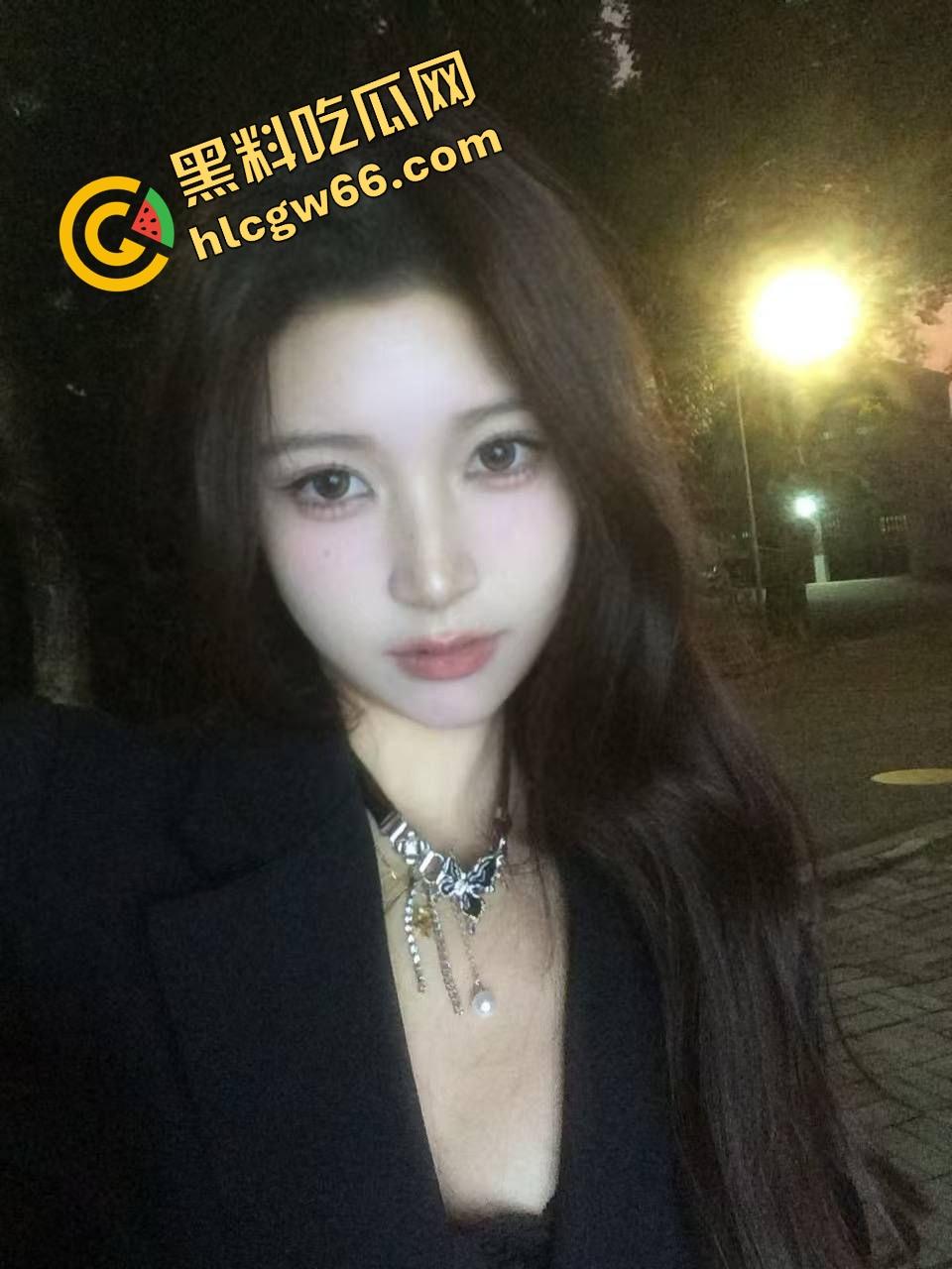 成都理工大二骚货『李娜娜』啪啪自拍流出，极品御姐身材太顶，黑丝高跟玩COS被操成狗，一晚八发全干吐！-15