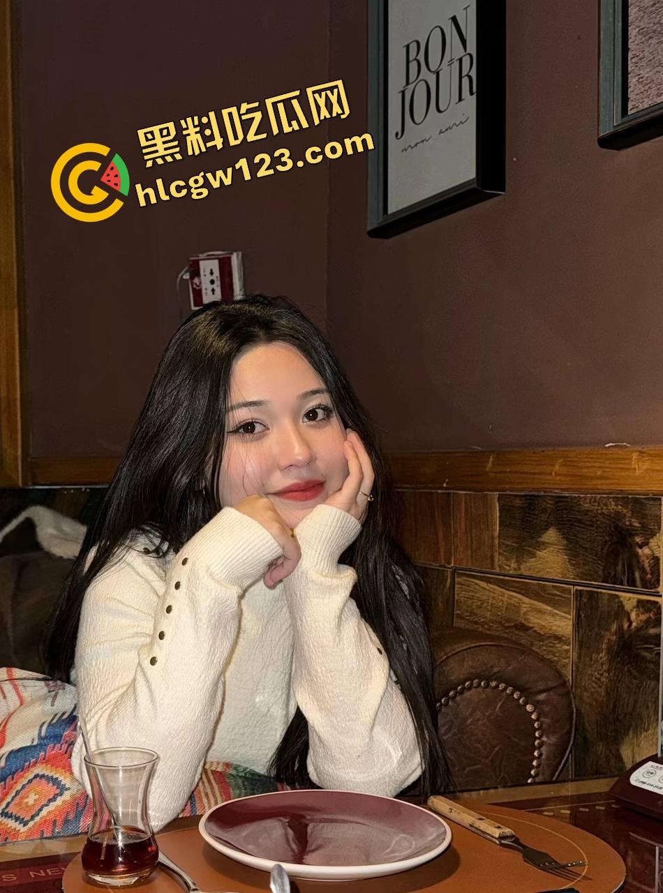 北京绿帽夫妻人妻全程被猛操还狂喊老公对不起我被人干了,浪到跪着夹屌求中出,逼根本停不下来!-4