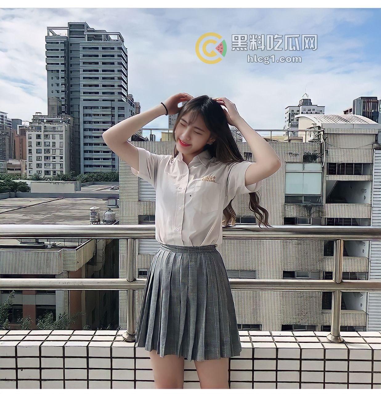 台湾高颜值嫩妹冷漠外表下隐藏的狂野秘密，竟然是个活色生香的婊子-12