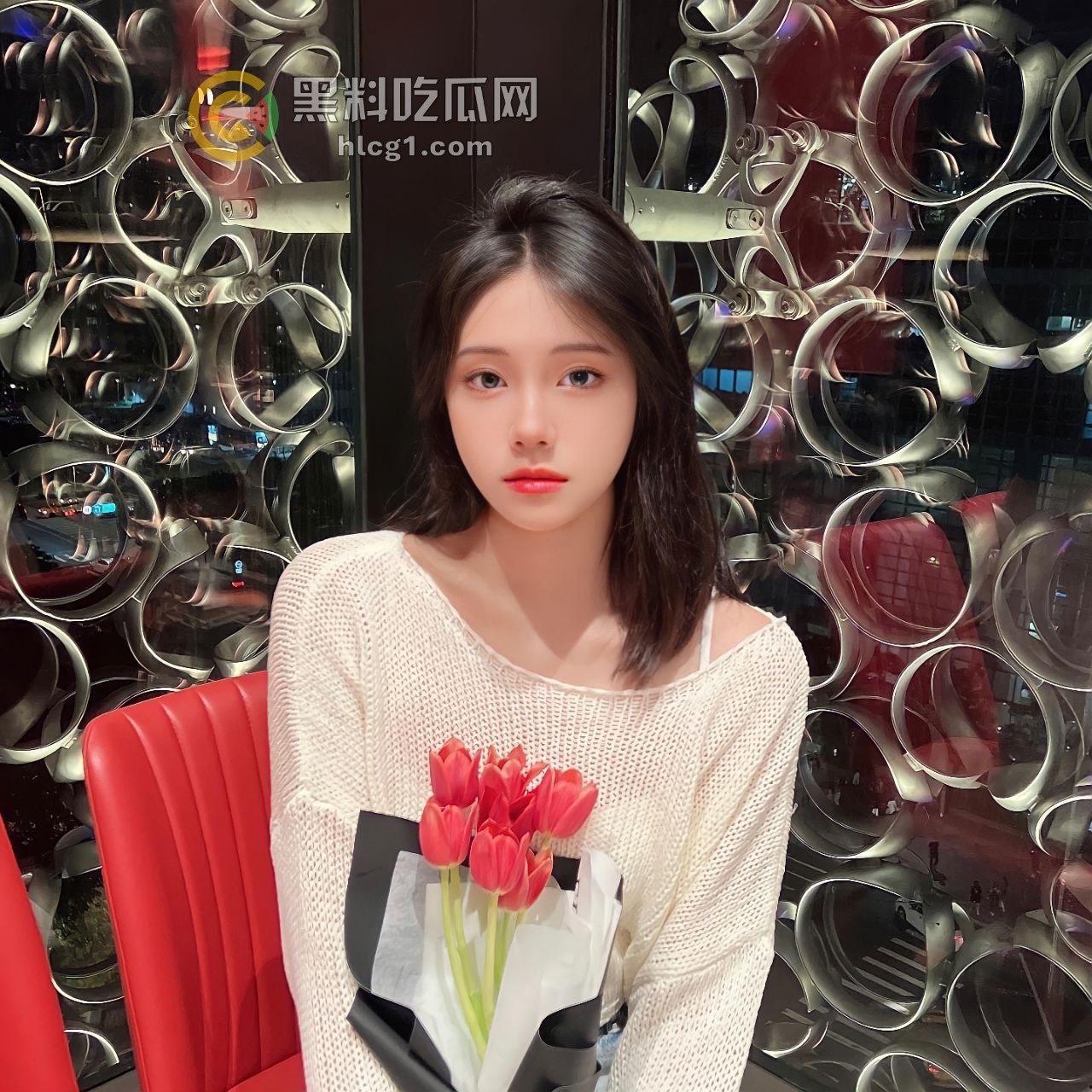 台湾高颜值嫩妹冷漠外表下隐藏的狂野秘密，竟然是个活色生香的婊子-14