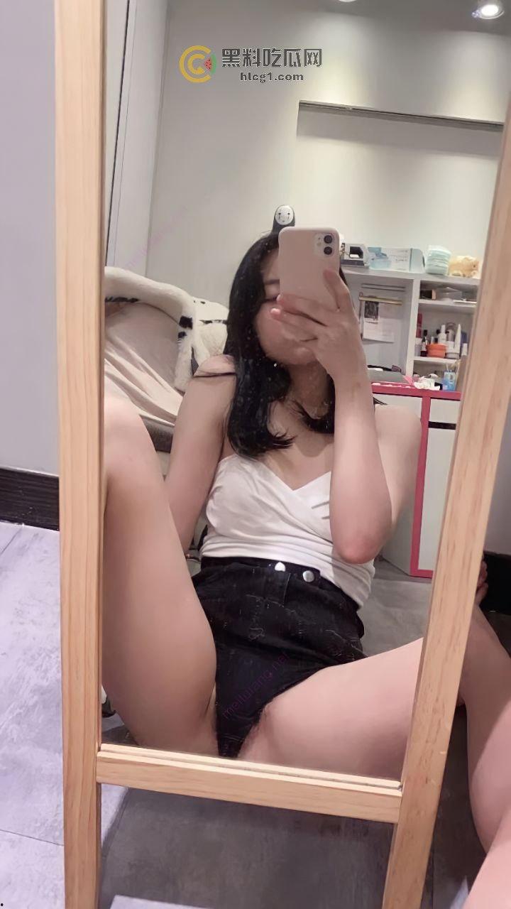 台湾高颜值嫩妹冷漠外表下隐藏的狂野秘密，竟然是个活色生香的婊子-16