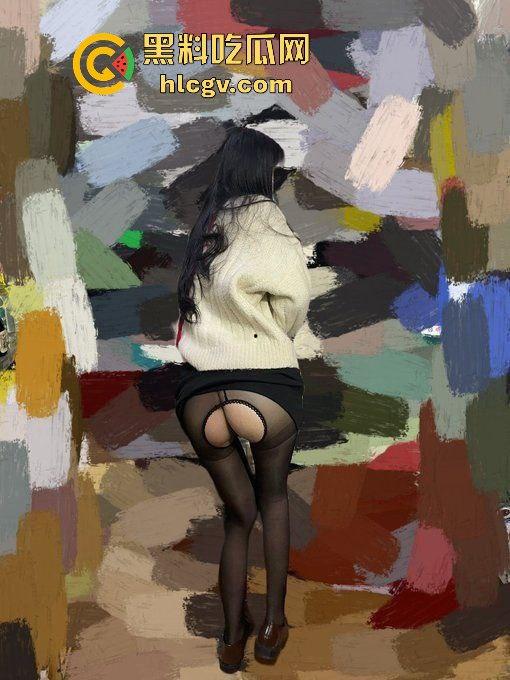 武大高颜值清纯少女【依依】被金主调教成母狗！全国各地旅游打卡露出，逼过流水雁过无声！-15