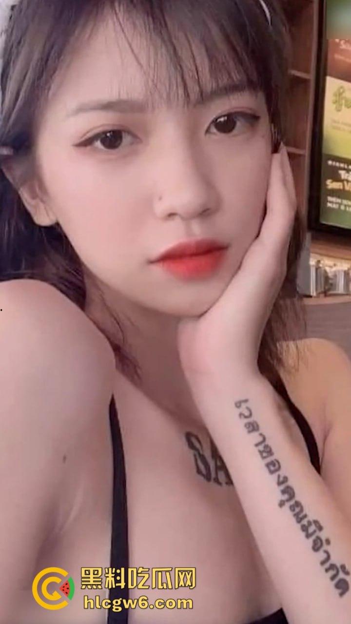 河北唐山高颜值发廊洗头妹【张青青】为求业绩毫无底线 裸体自慰抠逼喷水 勾引顾客充值消费-1