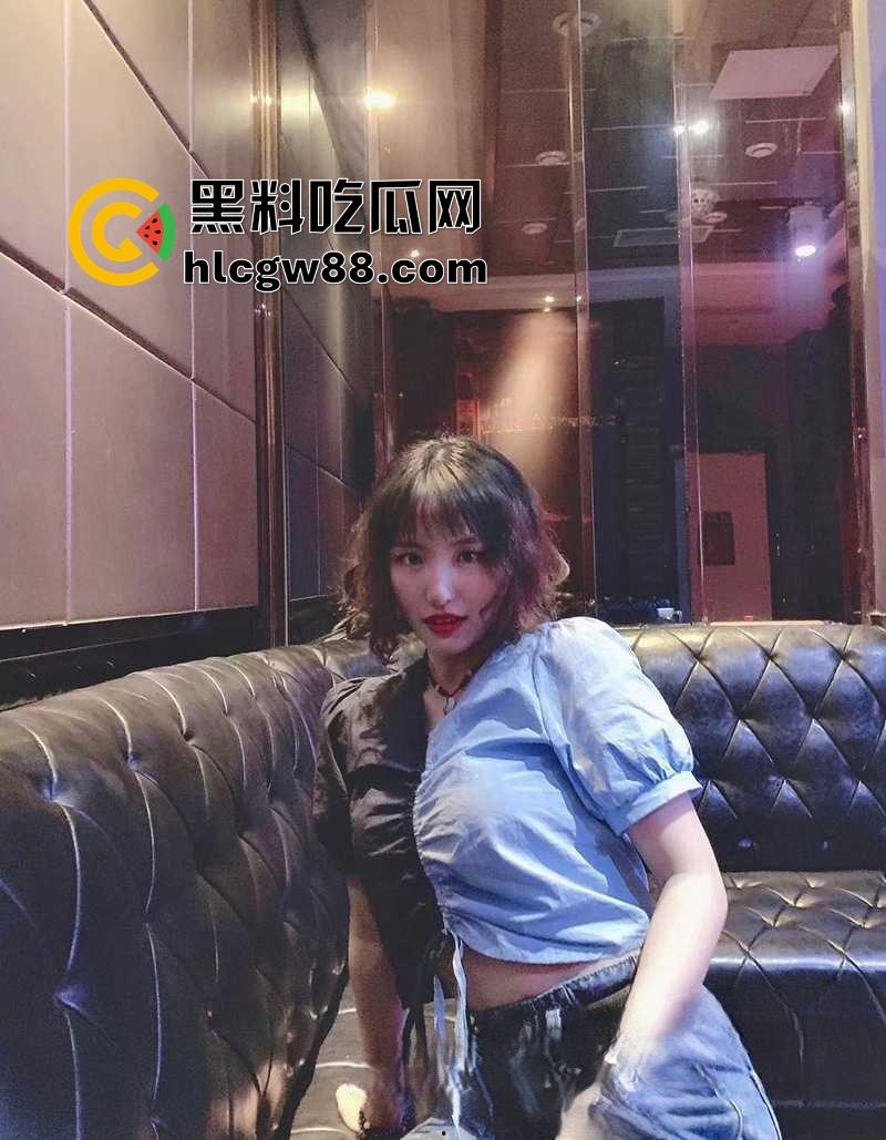 郑州师范大学经济管理学院【郭莲】勾引男生成校园精盆,骚逼天天被操的都快烂了!-2