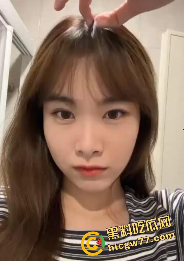 兄弟情玩到床上,河北龟男亲手把女友送上兄弟的屌,拍全程还特写口交角度,超市工服都没脱就开干!-1