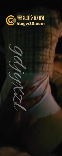 江西九江万达广场地下车库惊现激情时刻 情侣大胆挑战车库打炮,不料被偷拍 内容炸裂!-3