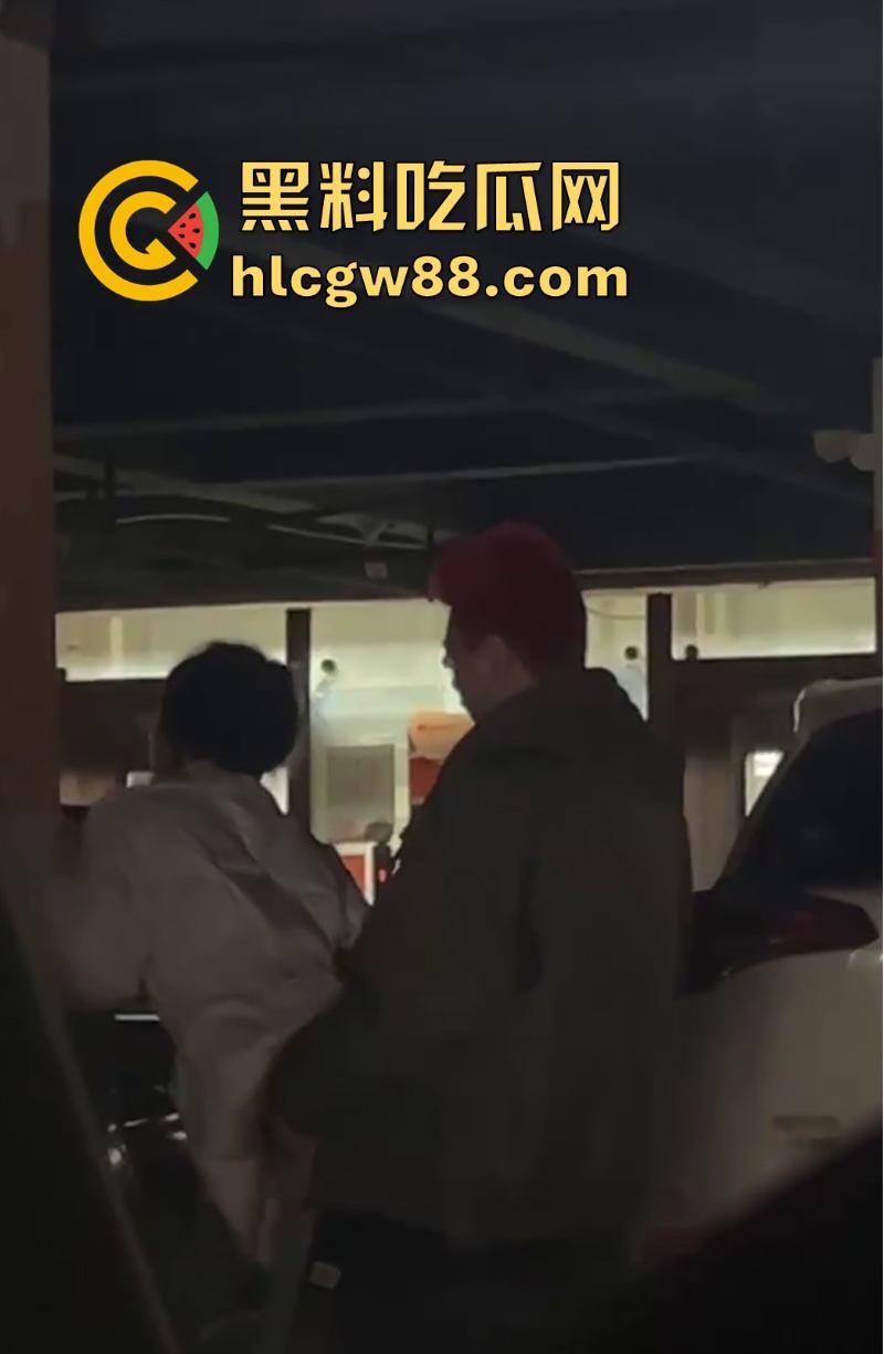 江西九江万达广场地下车库惊现激情时刻 情侣大胆挑战车库打炮,不料被偷拍 内容炸裂!-4