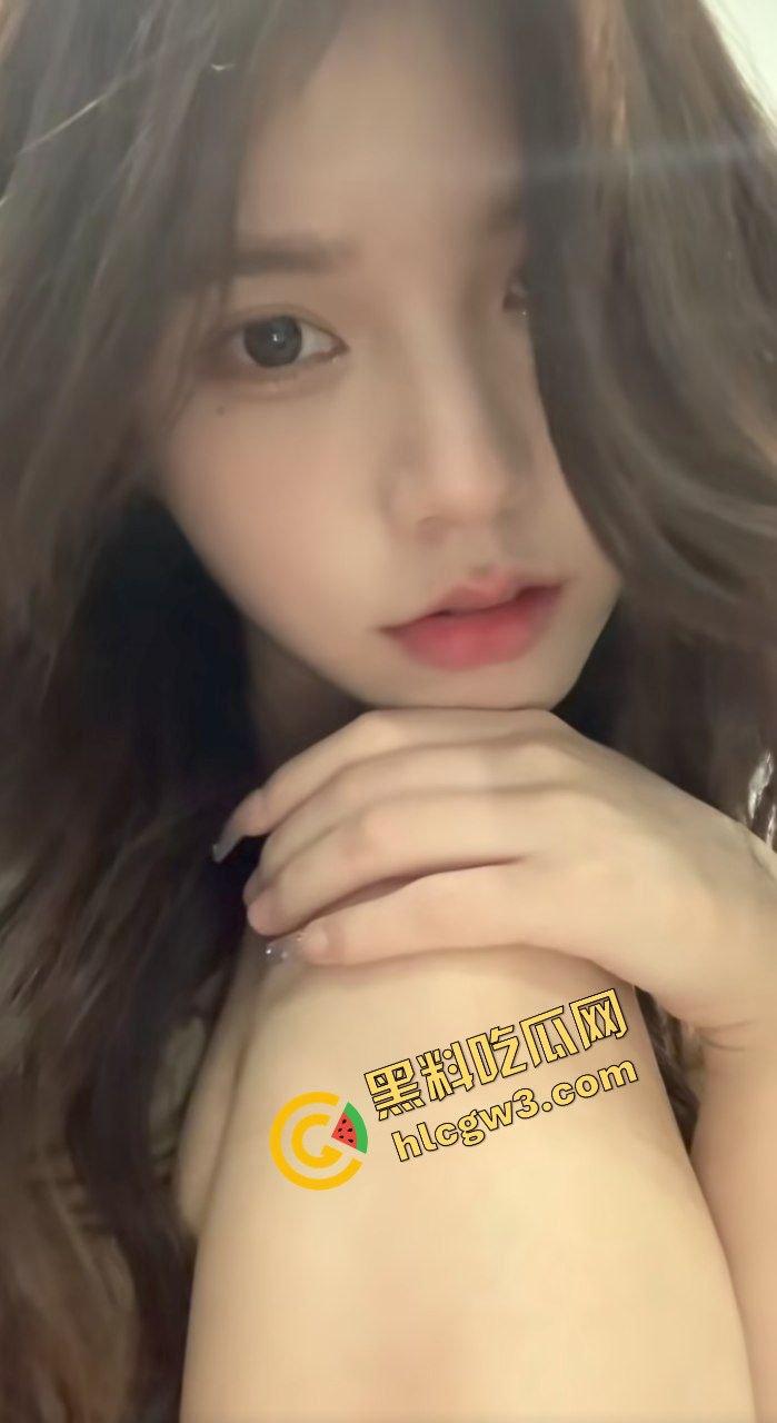 黑龙江反差婊母狗骚货人妻『杨妮』渔网袜包裹全身发骚 男友后入式猛操骚臀!独家流出!-4