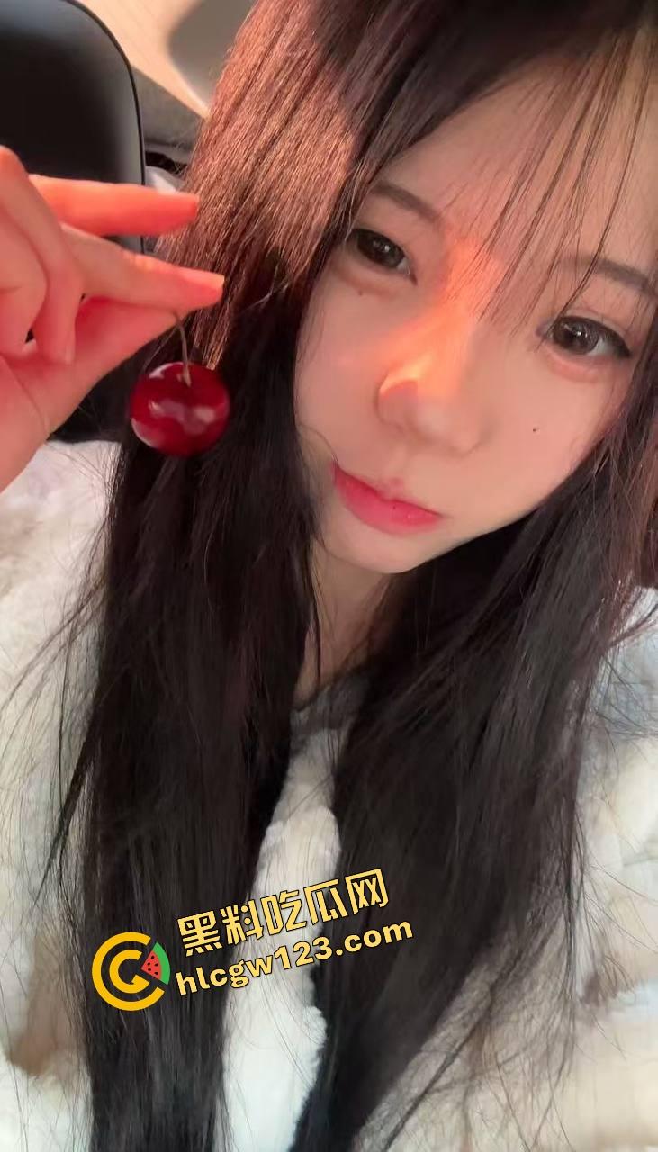 客车活春宫?情侣当众激情上演,男友全程抠到逼啪啪啪,水流不止纸巾都擦不干,乘客捂眼捂耳都不够!-2