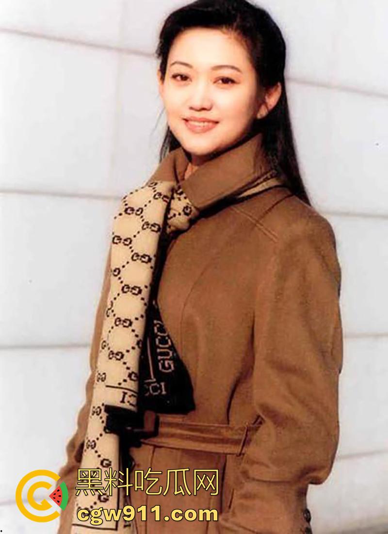 大连广电台长【王卫】,玩5p视频曝光,有著名播音员于洋,还有主持人母女,甚至还有自己师母,玩的真花花啊!-3