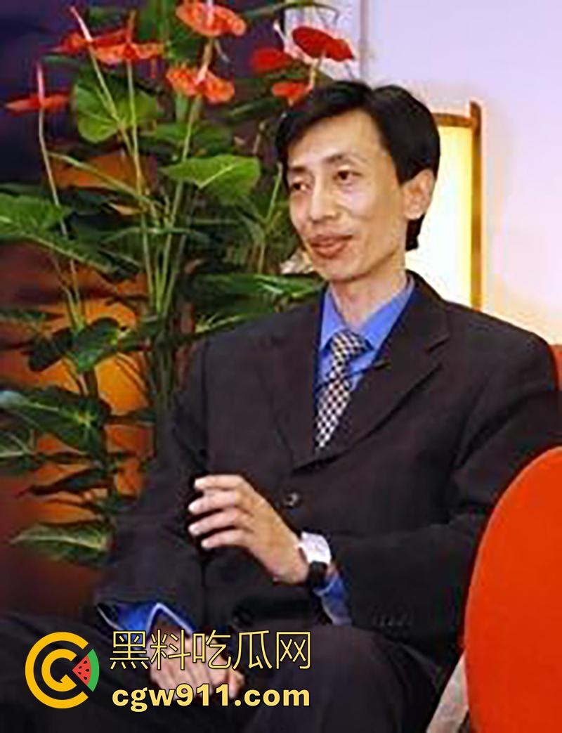 大连广电台长【王卫】,玩5p视频曝光,有著名播音员于洋,还有主持人母女,甚至还有自己师母,玩的真花花啊!-6