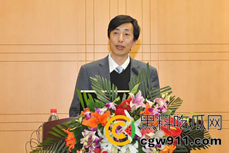 大连广电台长【王卫】,玩5p视频曝光,有著名播音员于洋,还有主持人母女,甚至还有自己师母,玩的真花花啊!-8