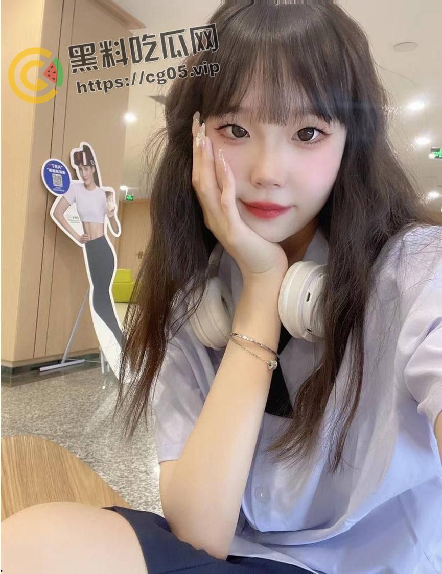 瓜友投稿!自家反差女友 ktv被捡尸博同情 多次出轨约炮死不悔改 天生贱母狗-2