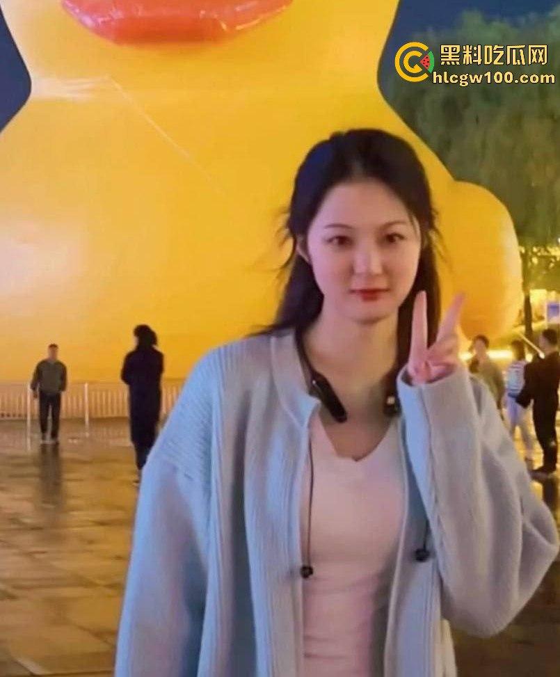 四川大学大二微胖巨乳【吴雪妍】约炮视频曝光,充满诱惑的反差美顶不住!-2