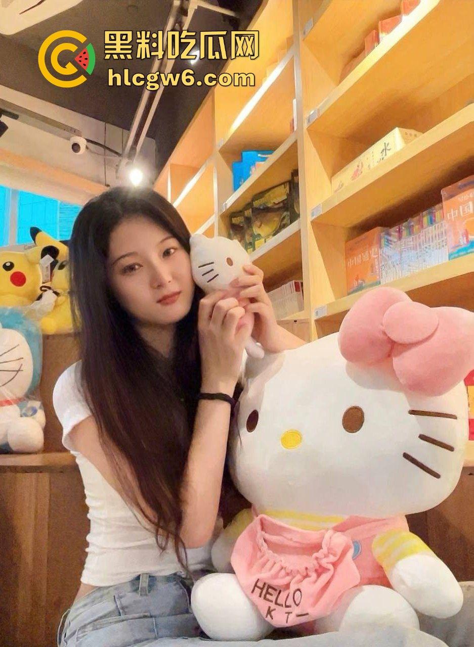 西南医科大学学生妹【陈雨柔】手机修理翻车，稚嫩脸皮装清纯，骚得像条母狗，露奶扭腰啥都敢干！-7