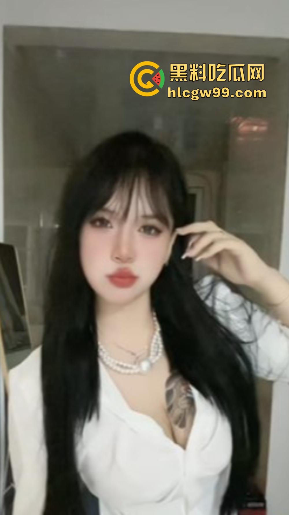 高颜纯欲符文女战士申请出战,甜美脸蛋大奶狂野心,性爱视频流出,调教花样玩不停小鸡男友简直爽飞天!-1