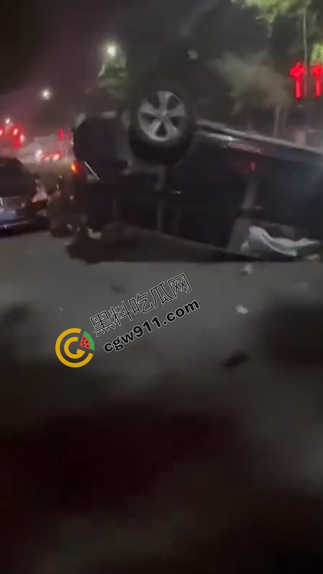 山东聊城酒驾惨祸!一夜间造成8死1伤惨烈场面,路面染血惨不忍睹,令人们悲痛欲绝。-2