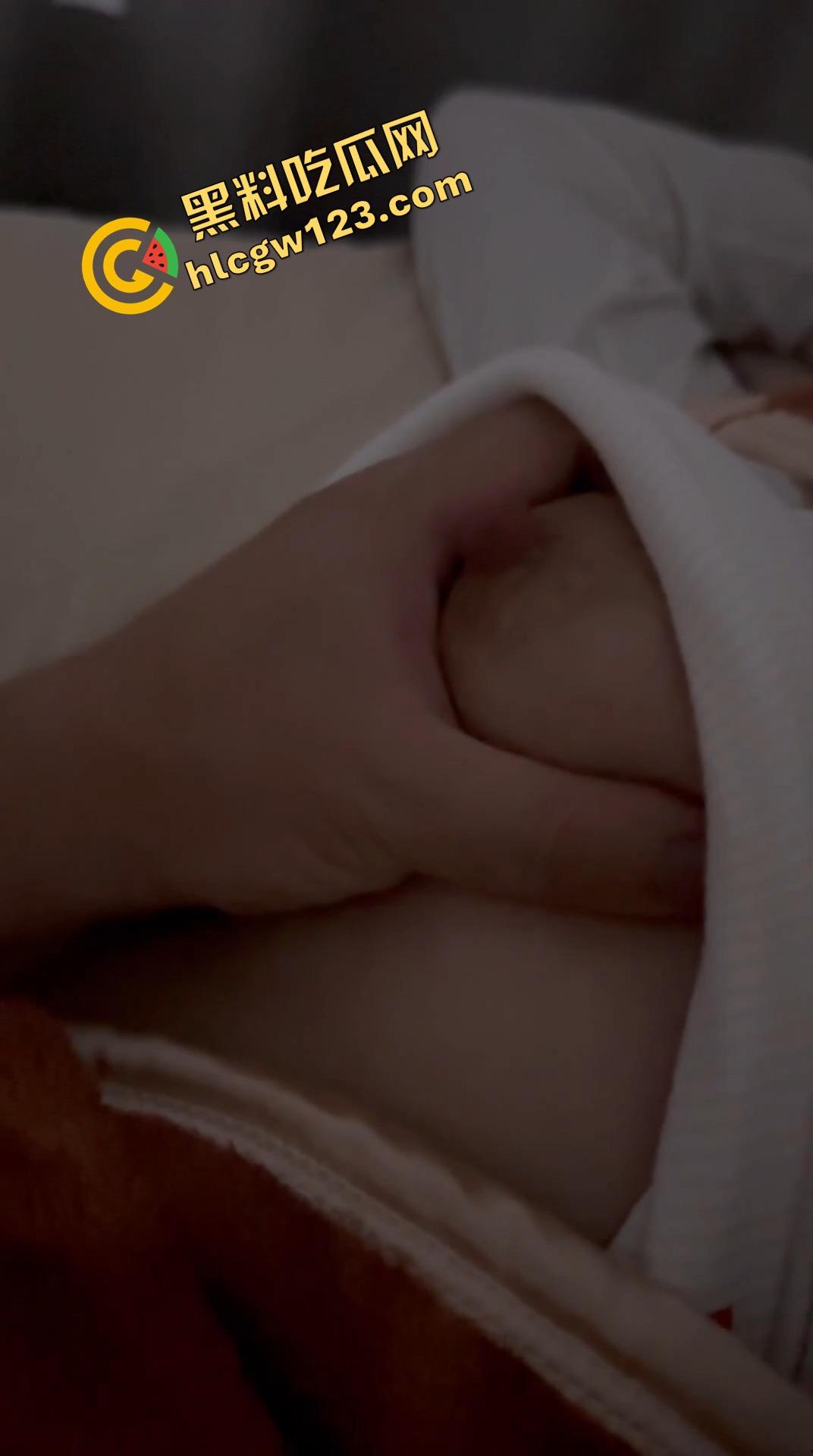 嘴上说不行，身体却很诚实，毕业前女友操醒全过程，全程手挡脸害羞最后自己拿开，被干成主动张腿！-7