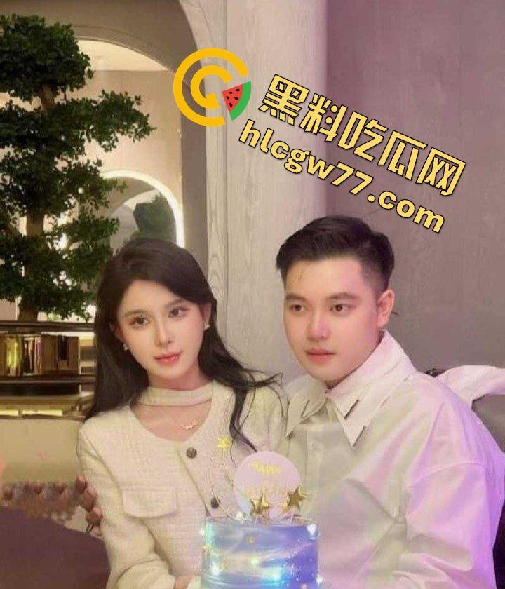 【覃海美】绝色女神变金主骚鸡!嫩逼内射爽翻天,完事还要抠出B里的精子吃下!-2