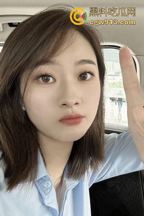 骚的不定是小姐,还有可能是销售,半哄半骗为保小姐姐业绩全款拿下,酒店无套内射表示感激!-4