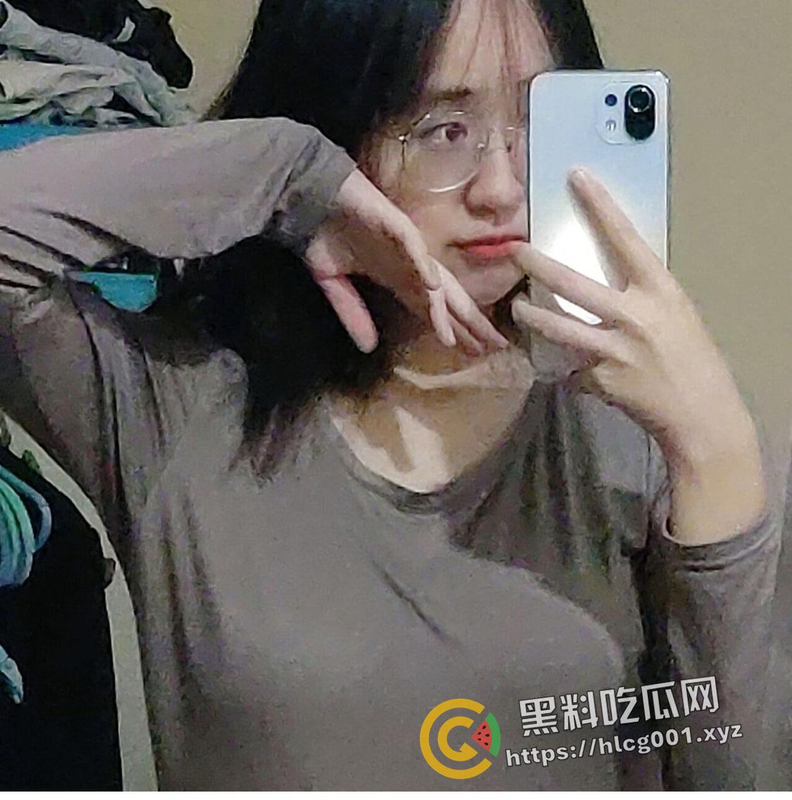 西南医科大学女学生 维修手机遭泄密 巨乳自拍 桃色嫩穴 玩的就是真实-32