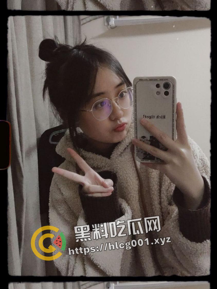 西南医科大学女学生 维修手机遭泄密 巨乳自拍 桃色嫩穴 玩的就是真实-36