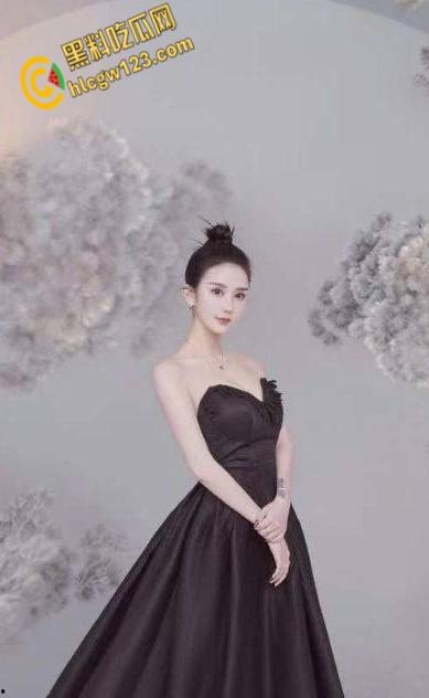 上海名媛【张佳怡】下海爆操,肉感肥臀无套内射,这身材真是极品尤物!-1