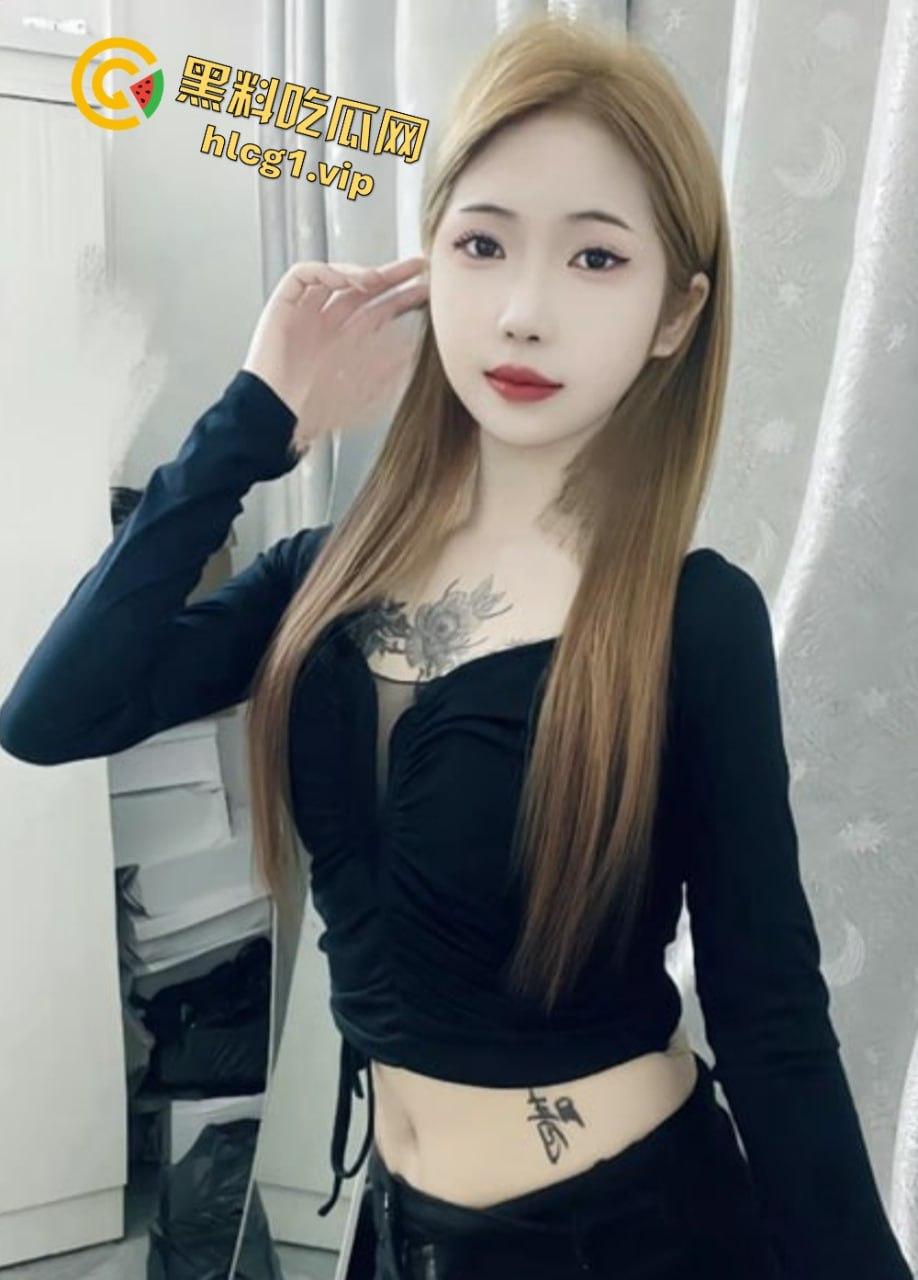 快手PK战惊现劲爆一幕！『万重山』力压『高冷小美』，惩罚环节竟然蕾丝内裤微露逼毛-6