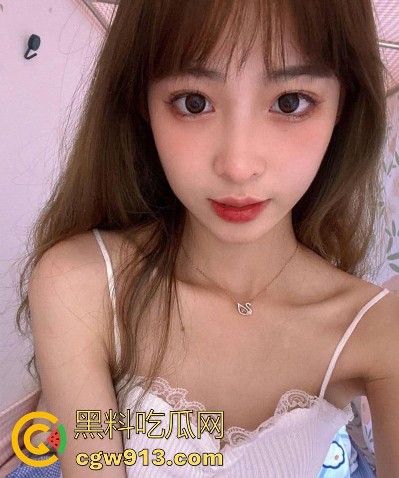 别人老婆就是刺激!河南郑州已婚少妇,网吧打游戏被勾搭,直接带去宾馆啪啪,这口交技术太赞了!-1