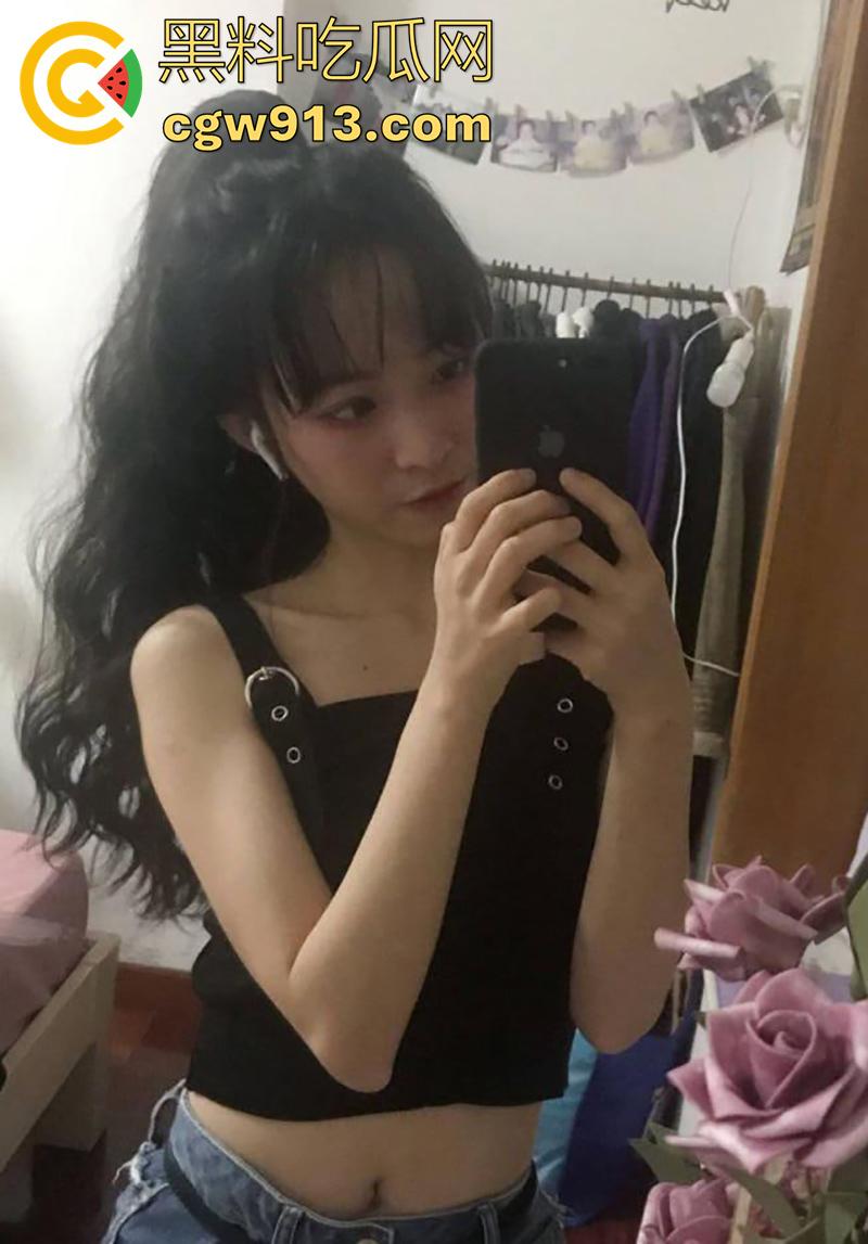 别人老婆就是刺激!河南郑州已婚少妇,网吧打游戏被勾搭,直接带去宾馆啪啪,这口交技术太赞了!-3