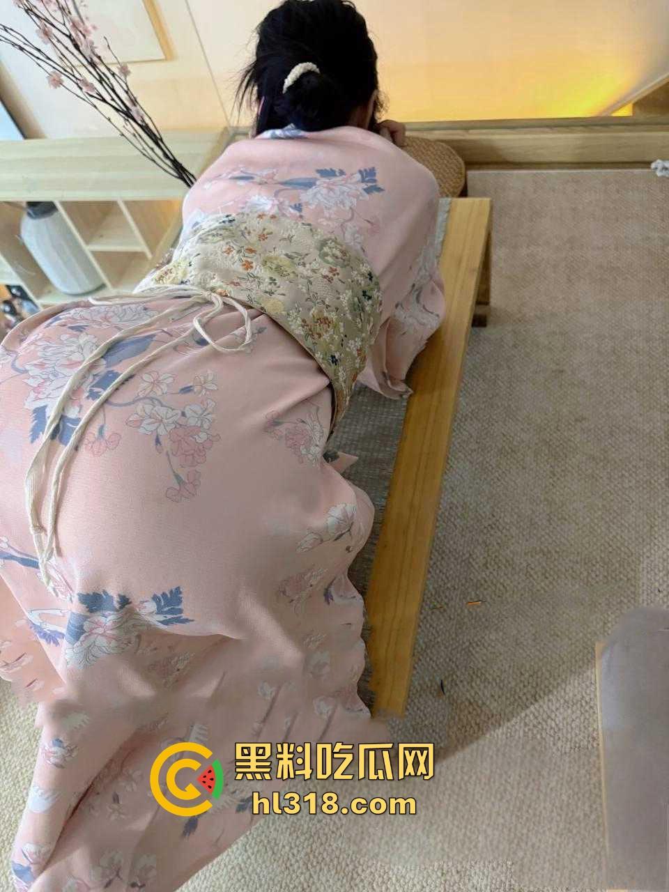 海角乱伦!带萝莉妹妹去日式酒店体验不一样的做爱,日式做爱刺激满满,无套内射白虎嫩逼!-2