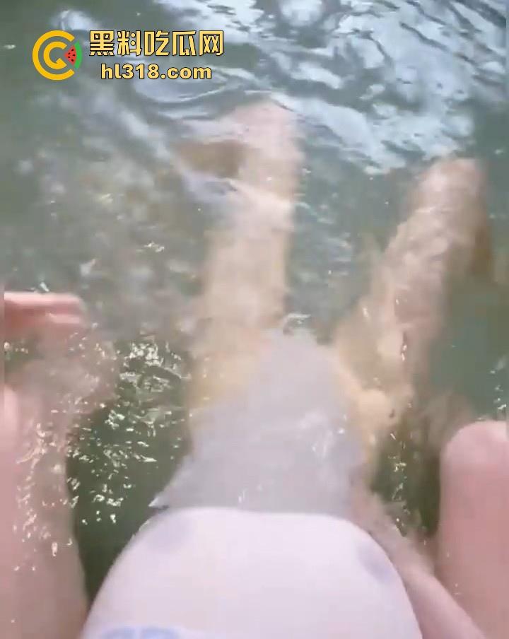 海角乱伦!带萝莉妹妹去日式酒店体验不一样的做爱,日式做爱刺激满满,无套内射白虎嫩逼!-4