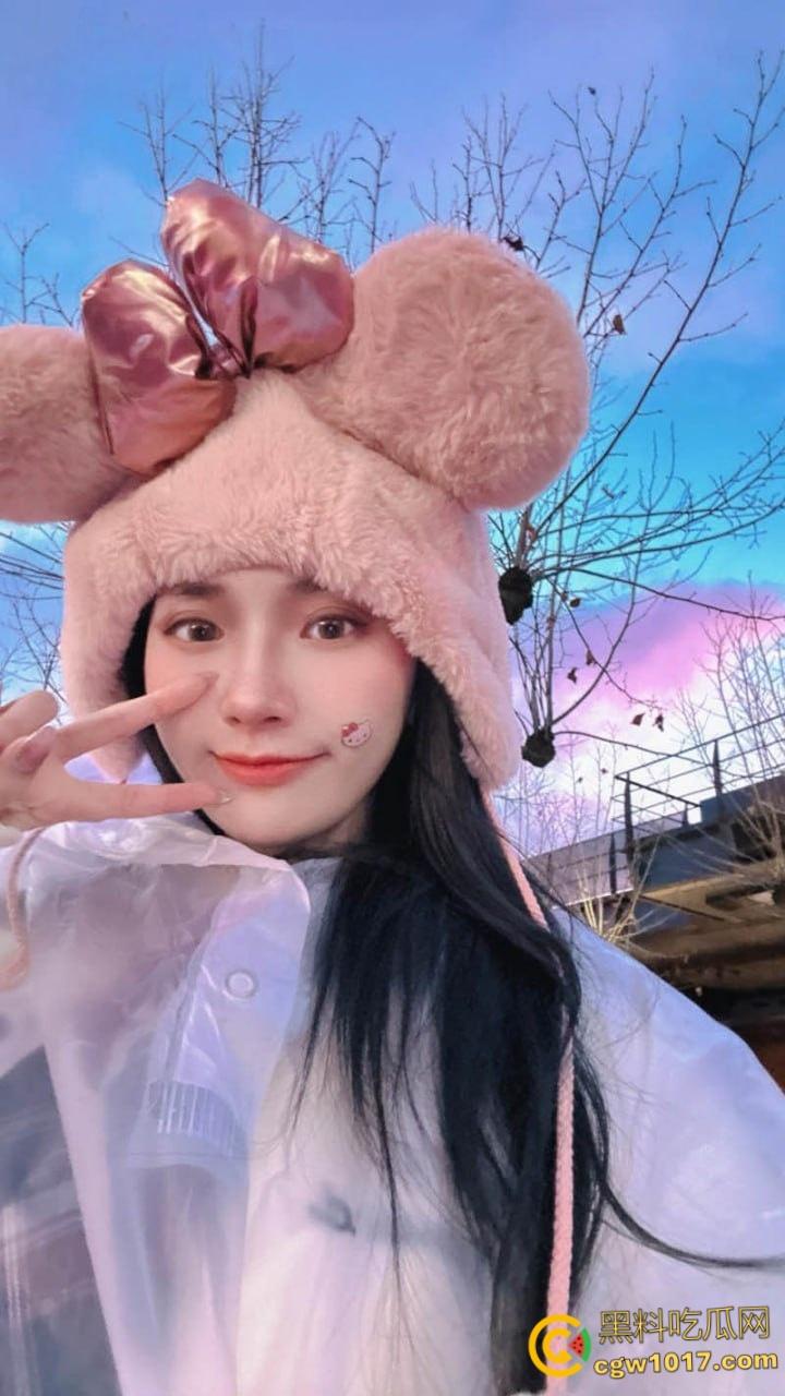 哈尔滨小母狗【黄诗涵】,穿着情趣黑丝露脸口交,抠逼舔穴满脸享受,高潮失禁潮喷不断,淫叫声超动听!-3