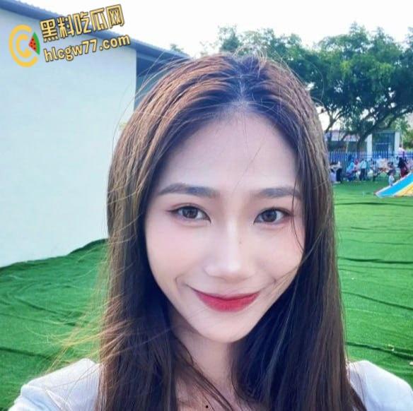 海南万宁抖音妖精【李倩倩Aplexy】酒店偷情翻车!老公抓奸床戏现场,床单凌乱真相辣眼!-3