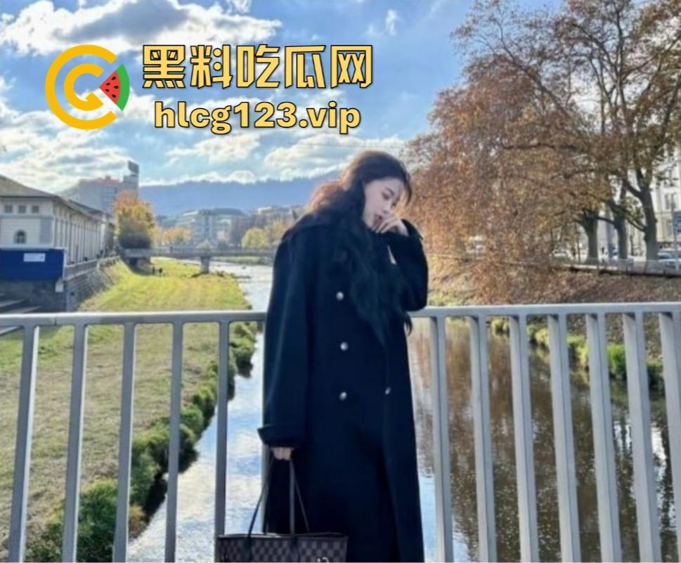 搭讪大神搞定复旦女博士!外表端庄,见到大鸡巴直接含嘴里,酒店里浪叫不停!-5