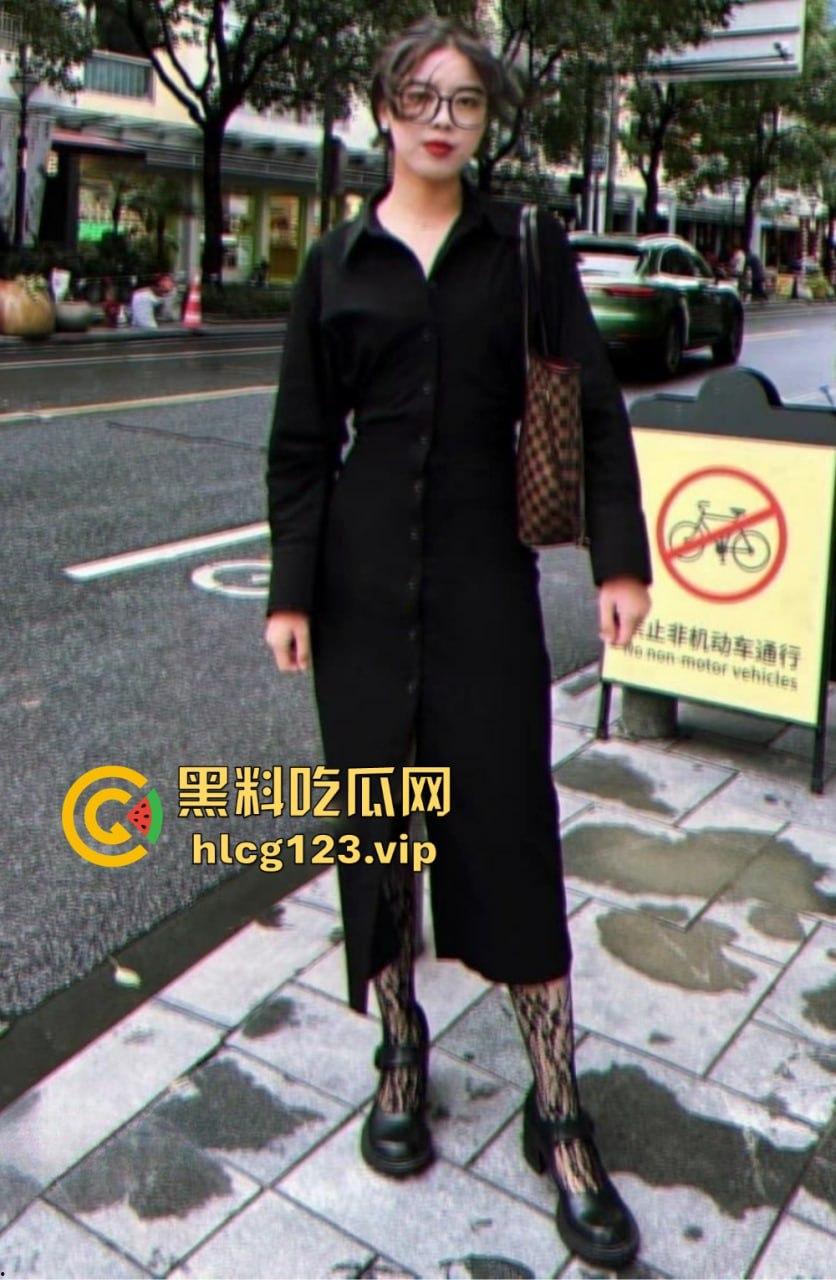 搭讪大神搞定复旦女博士!外表端庄,见到大鸡巴直接含嘴里,酒店里浪叫不停!-8