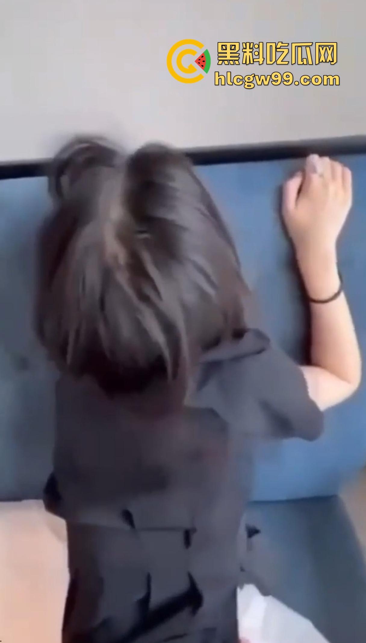 警花『张津瑜』的家宴传奇,现任老公家人认证,瓜圈真神再现江湖,天不生张津瑜,瓜圈万古如长夜!-18