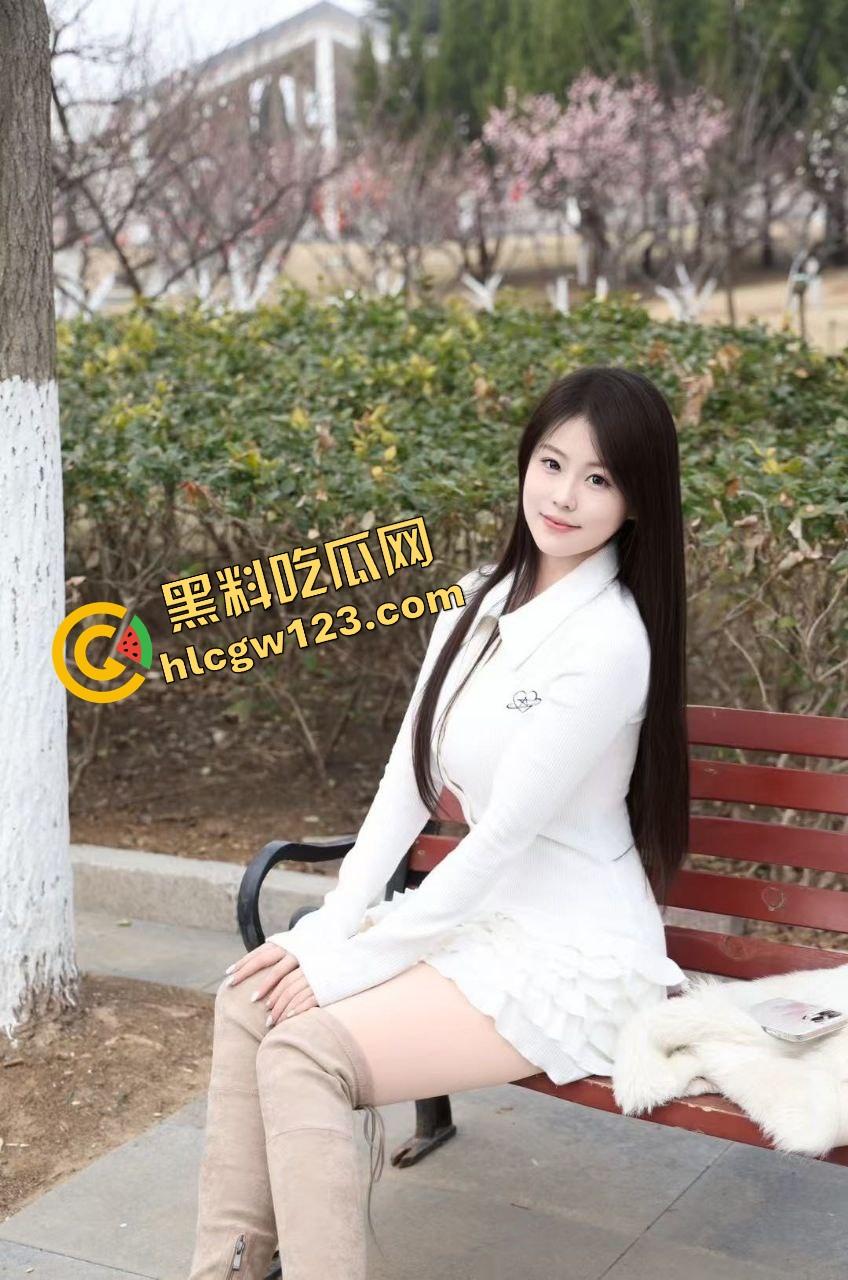 大鸡巴怒插骚货湿逼,打桩声震天淫水流成小河,上面狂干下面盛水,最后还要喝逼水润喉?-3