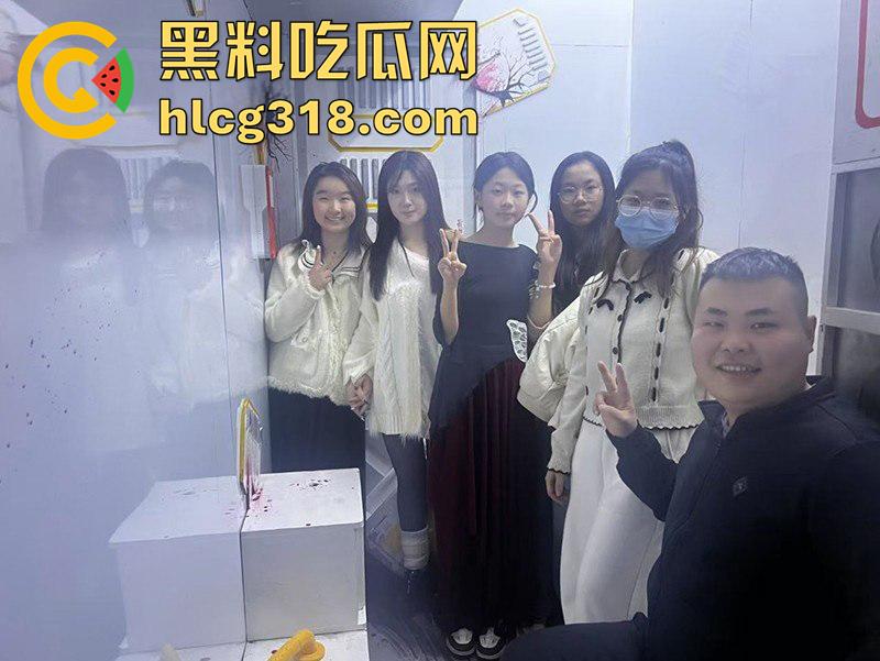 户外约操广西精神小妹,露骨聊天记录曝光,100块就能约出来随便蹂躏,妹子玩的有点开啊!-6