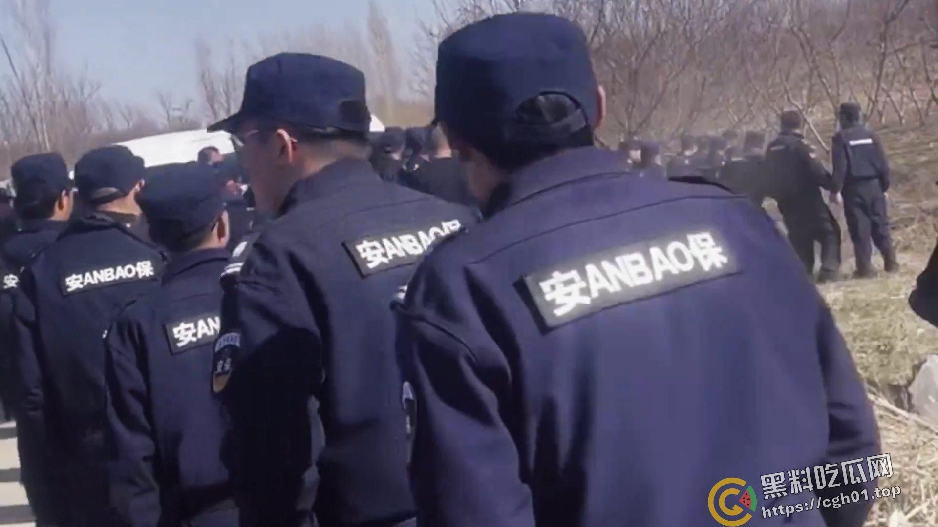 全网封禁!山东济南起步区强拆事件 大批保安殴打软禁村民 报警反而斥责村民闹事 现场视频流出-9