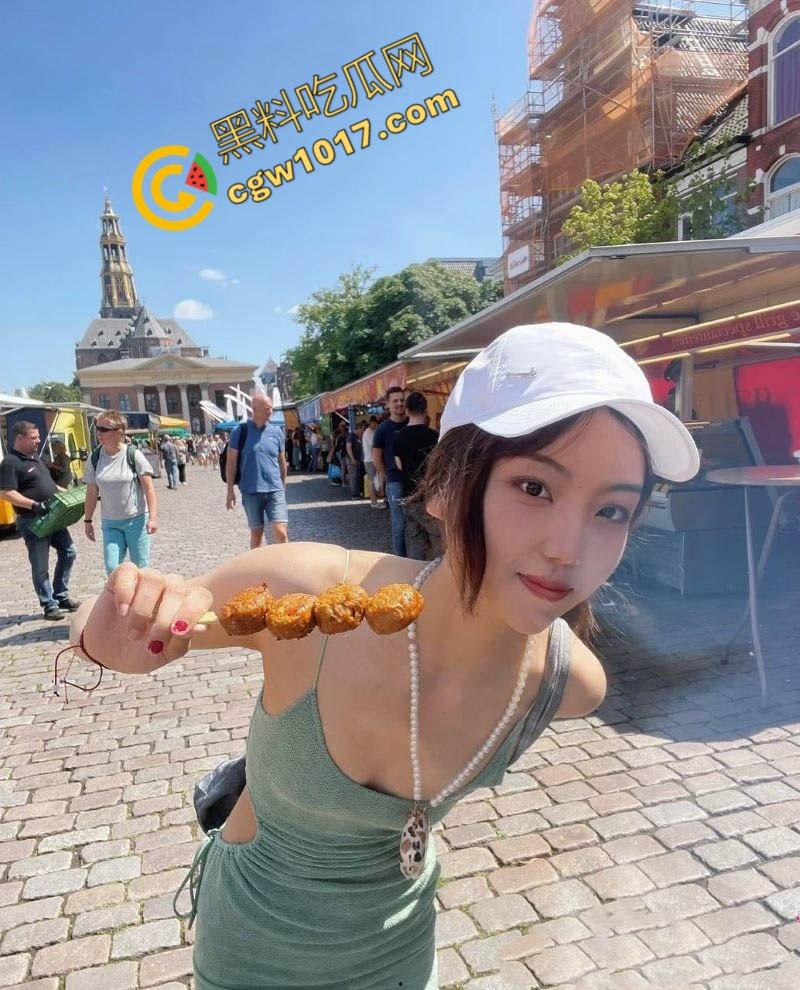 英国利兹女留学生【一吱丸子】玩转富豪圈!各种场合深喉吞屌喷精浪叫,堪称时间管理大师!-4