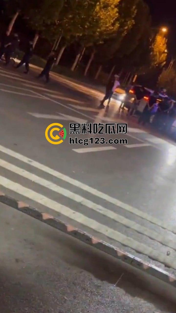 山东菏泽精神小伙群架约战!9月15日单县五中热闹了,郭有才的老家果然还是能打!-2