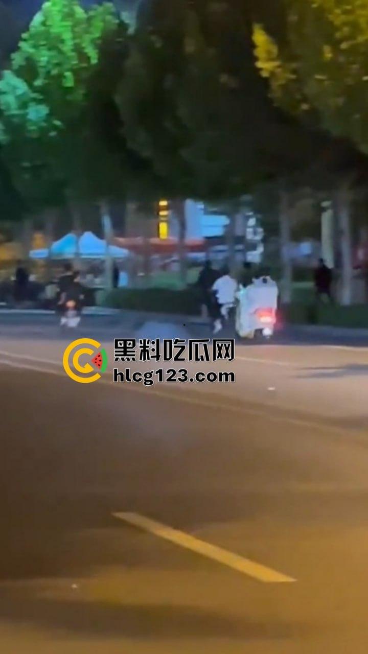 山东菏泽精神小伙群架约战!9月15日单县五中热闹了,郭有才的老家果然还是能打!-9