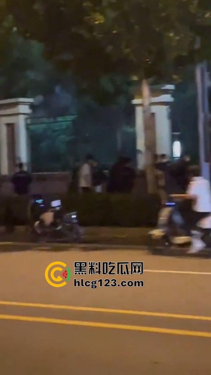 山东菏泽精神小伙群架约战!9月15日单县五中热闹了,郭有才的老家果然还是能打!-12