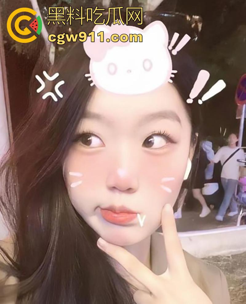 安徽职业学院老师【刘庆玲】,已婚骚妇却有着少女脸,风骚教师兼职卖肉,反差感拉满,穿制服遭金主爆操中出!-1