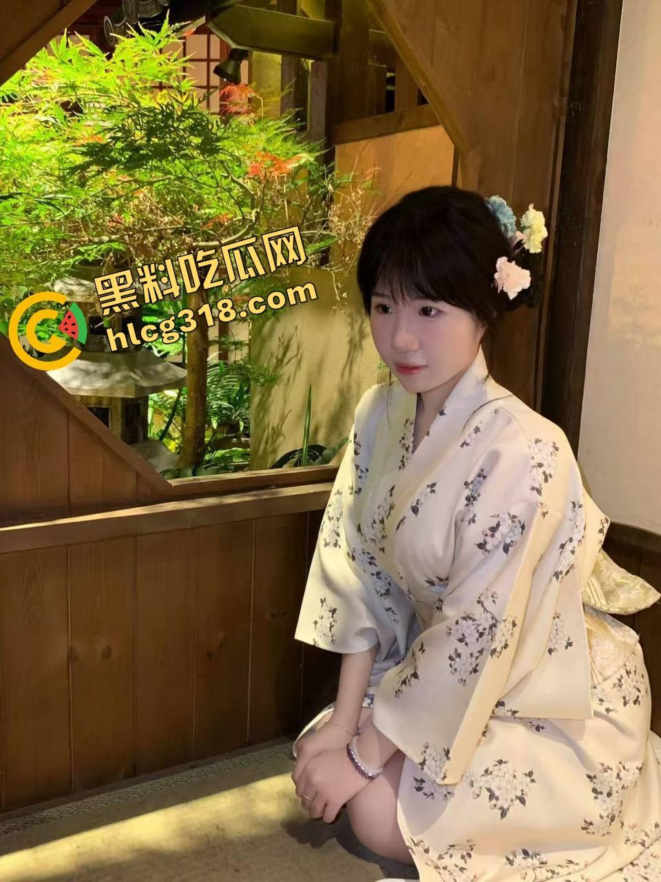 少妇大战硬不起来的弹力牛子,全程像在玩充气面条,玩了一整晚愣是没插进去,橡胶果实附体也太离谱了!-1